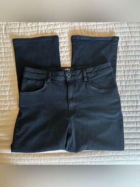 Aritzia Ten Black Stretch Jeans